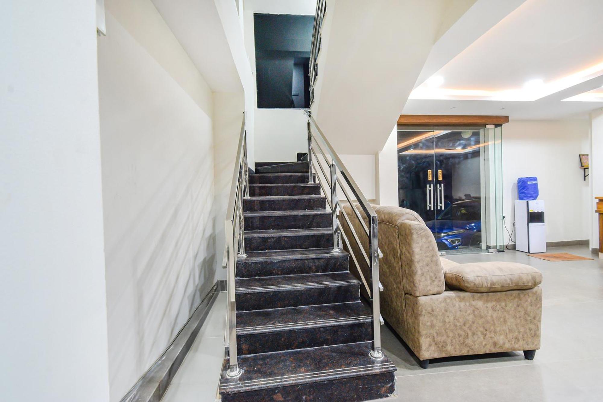 Fabhotel Seri - Nr Kims Hospital, Gachibowli Haïdarabad Extérieur photo